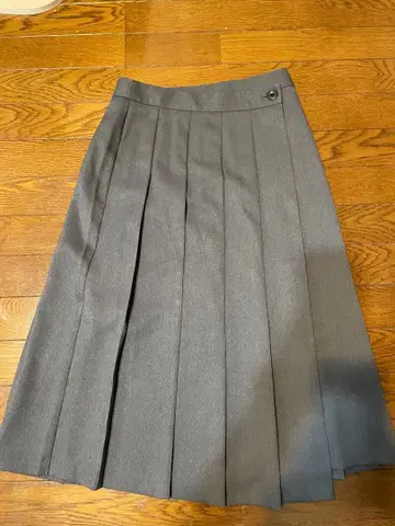 GU 랩 플리츠 미디 스커트+E M 사이즈