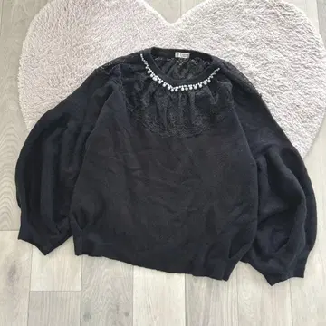 axes femme 레이스 사용 볼륨 니트 풀오버 크라로리 Y2K