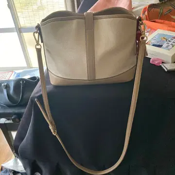 베이지 캔버스 숄더백 중형