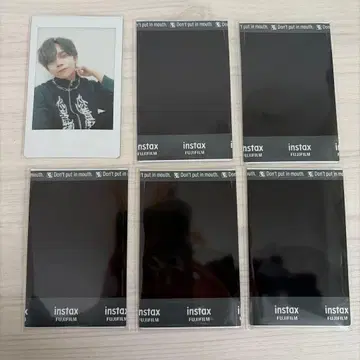 MeseMoa. 메세모아 화이트 의류 폴라로이드