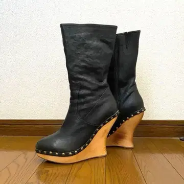 스터드 장식 블랙 가죽 롱 부츠