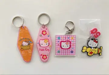 HELLO KITTY 헬로키티 키링 아크릴 스탠드 러버