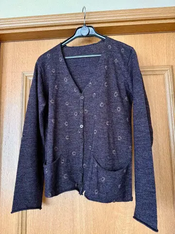 요건 레일 퍼플 니트 가디건 긴팔 버튼 포함