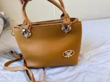 베이지 핸드백 2개의 지퍼 포켓