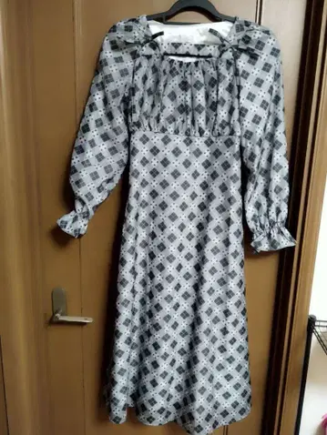 evelyn 하트 체크 무늬 긴팔 원피스