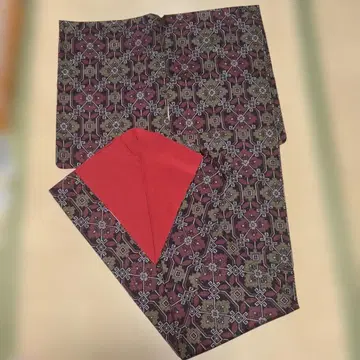 기하학 패턴 빨간색과 블랙 코몬 기모노