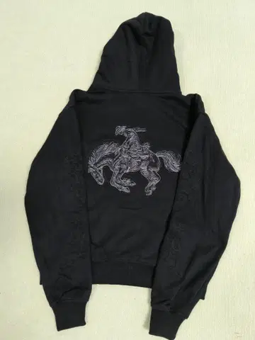 Derschutze 엠블럼 자수 로고 말 타는 기사 자수 블랙 후드티