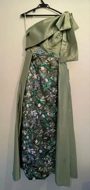 엘레강트한 원숄더 드레스