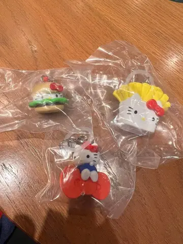 헬로키티 아메리칸 디자인 메지루시 가챠가챠