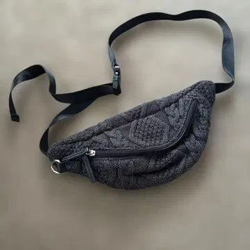 어반 리서치 바디백