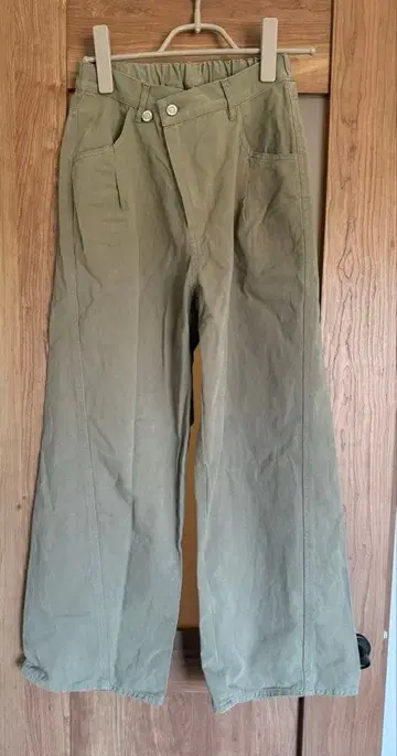 CHIGNON 시뇽 저스트 팬츠 카키