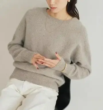 United arrows 미사용 새상품 모헤어 혼방 크루넥 스웨터