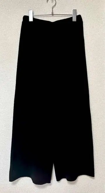 La boutique Bon Bo 러브틱 본보 블랙 니트 팬츠