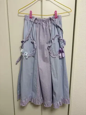 어깨끈 달린 스커트