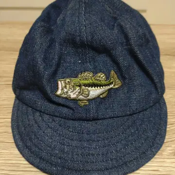 데님 캡 버스 자수 포함