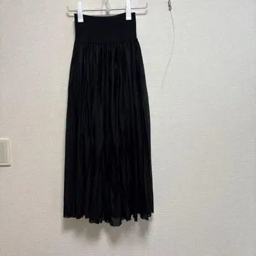 HAU 니트 플리츠 스커트 블랙