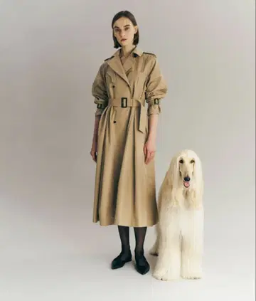 laubeblanc 벨티드 플레어 트렌치 코트