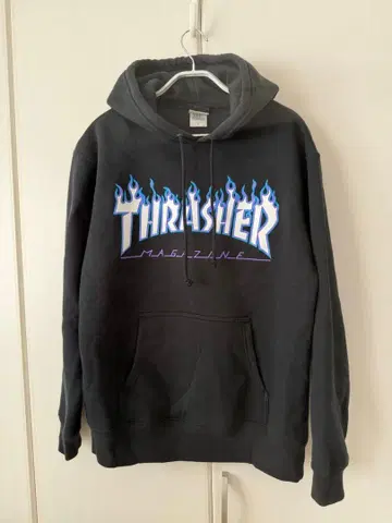 THRASHER 프레임 로고 후드티 블랙
