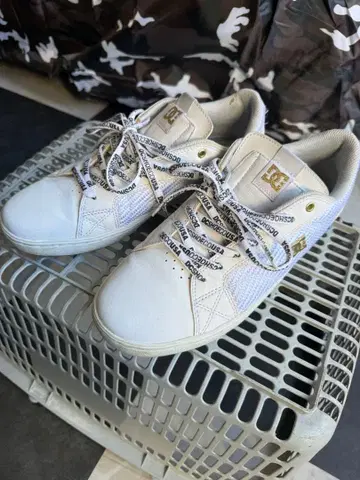 DC 화이트 스니커즈 28cm