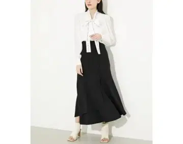 비대칭 랩 컷 머메이드 스커트