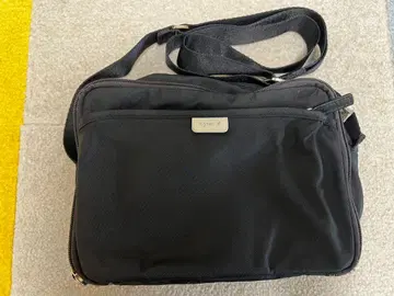 아네스 베 블랙 숄더백