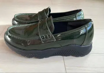 에나멜 다크 그린 로퍼