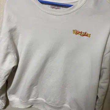 요아소비 x 비스타즈 콜라보 자수 맨투맨 L 화이트