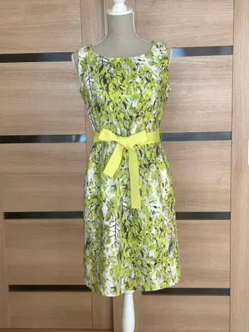 슈퍼 뷰티, 꽃무늬 슬리브리스 무릎 기장 원피스 (40)