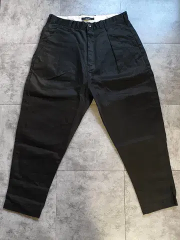 Johnbull 와이드 턱 테이퍼드 치노 팬츠