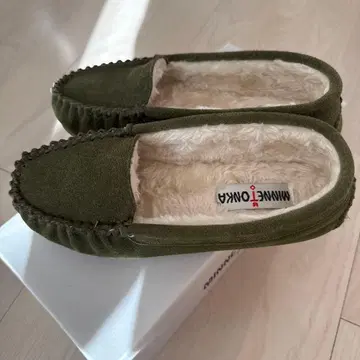 Minnetonka 모카신 올리브