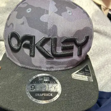 OAKLEY NEWERA 콜라보 캡