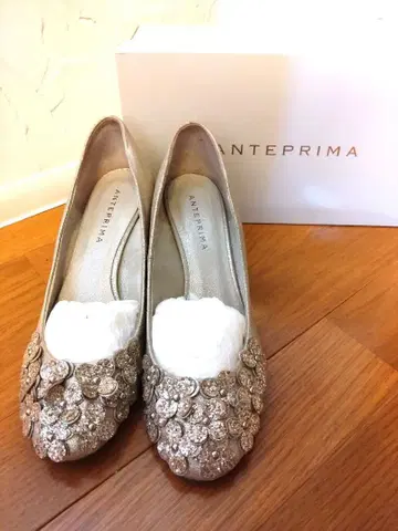 ANTEPRIMA 골드 플랫슈즈
