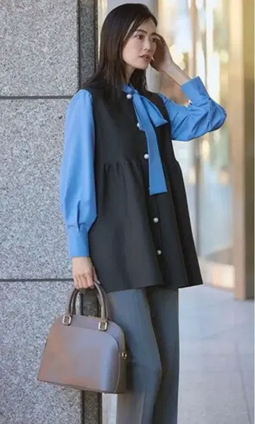 자유구 내추럴 터치 보타이 블라우스