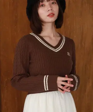 archives 브라운 V넥 케이블 짜임 니트