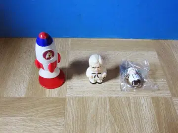 KFC 로켓 피규어 커넬 샌더스 포함 무료 배송