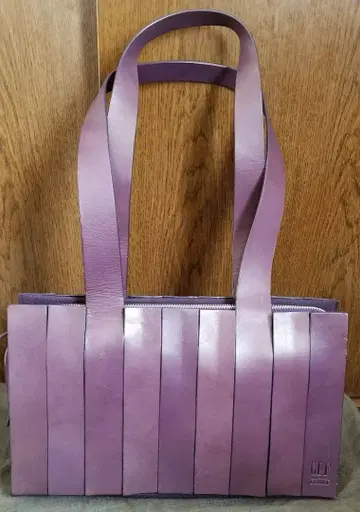 퍼플 가죽 핸드백 스트라이프 디자인