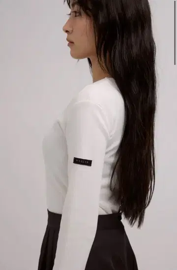 VALLAN U넥 미니 긴팔 T셔츠