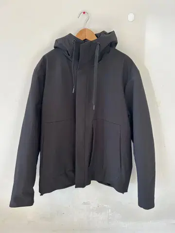 ZARA 블랙 후드 부착 다운 자켓