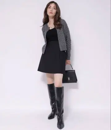 백 지퍼 형태 미니 스커트 블랙