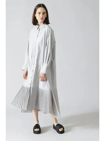 폴리에스테르 파라슈트 크로스 원피스 ADORE 어도어