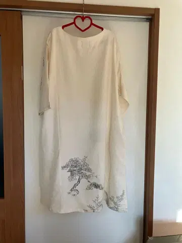 기모노 리메이크, 일본풍 그림체의 아이보리 원피스