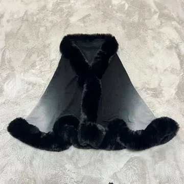 그라데이션 니트 퍼 케이프 블랙