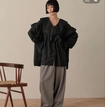 LOWRYSFARM 프릴 튜닉 블라우스 블랙