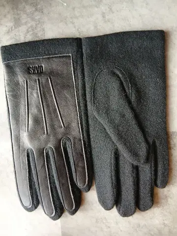 DAKS 블랙 가죽 장갑