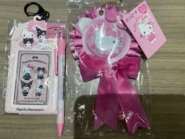 헬로키티 리본 배지와 펜 세트
