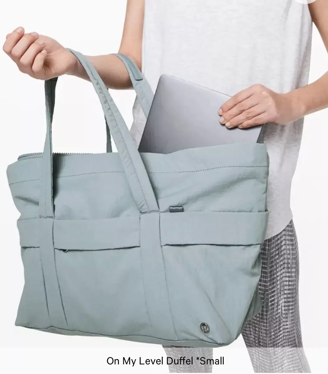 LULULEMON | 룰루레몬 Lululemon Dual Pouch Bag Clippable Card Pouch  #룰루레몬,#룰루레몬지갑,#룰루레몬힙색,#룰루레몬가방 on Bunjang Global Site., image size:1054x1200