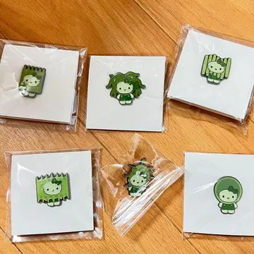 일본관 헬로키티 모키티 핀 배지 묶음 판매