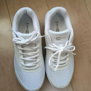 ATHREAM 화이트 스니커즈 24.5cm