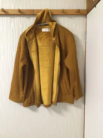 genie 후드 부착 자켓 머스타드