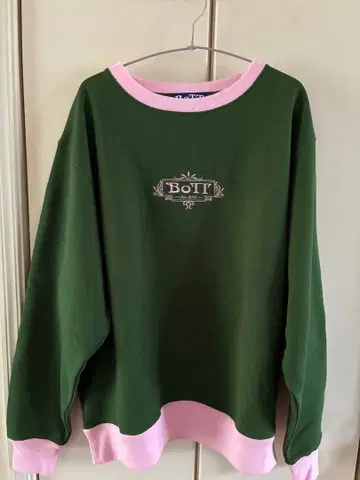 BoTTLuxe 로고 비니 맨투맨 트레이